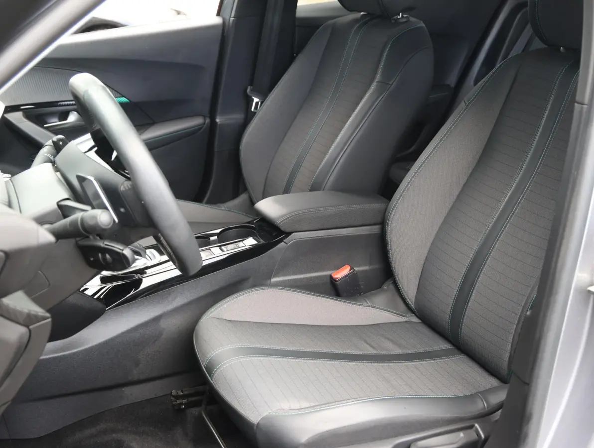 130pk Allure | 1ste eigenaar | Parkeersensoren | LED lampen | Navigatie | Climate | AUTOMAAT