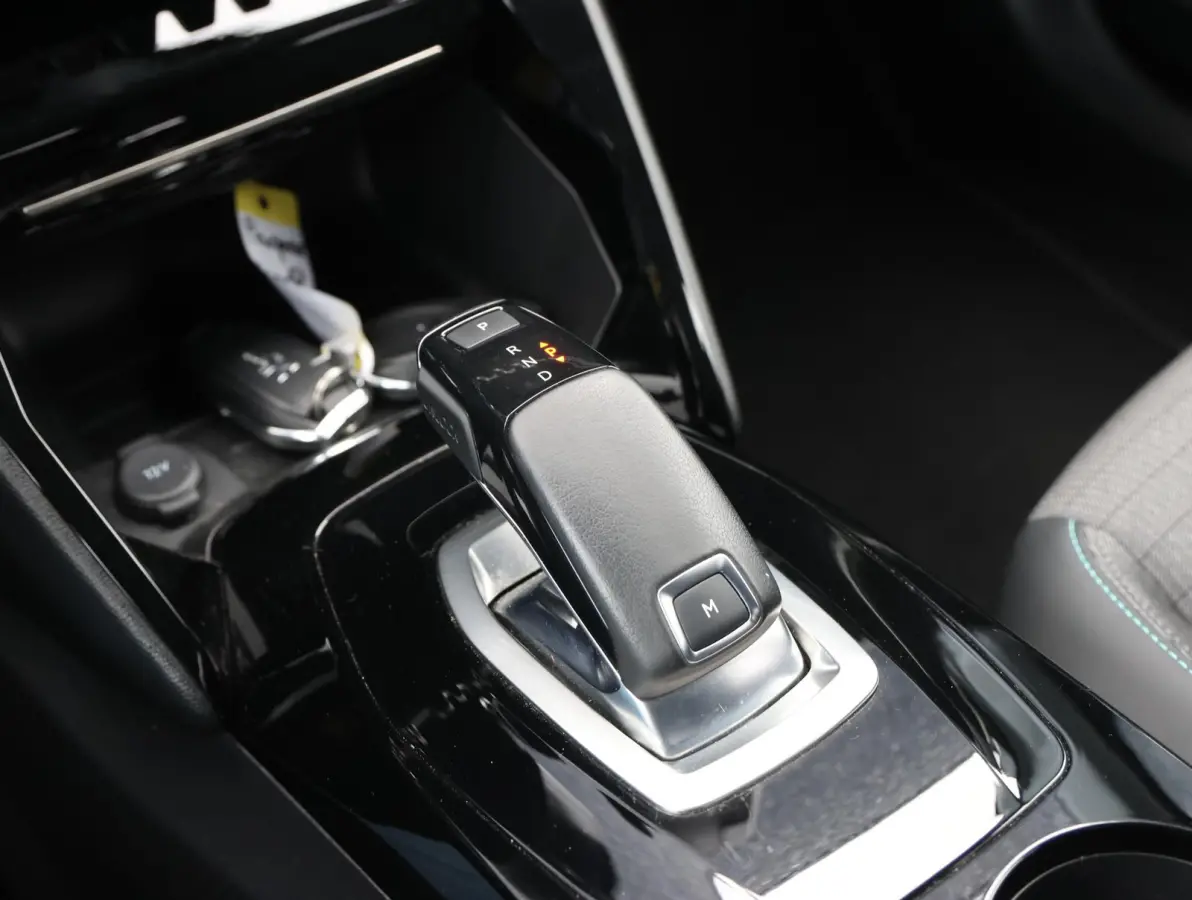 130pk Allure | 1ste eigenaar | Parkeersensoren | LED lampen | Navigatie | Climate | AUTOMAAT