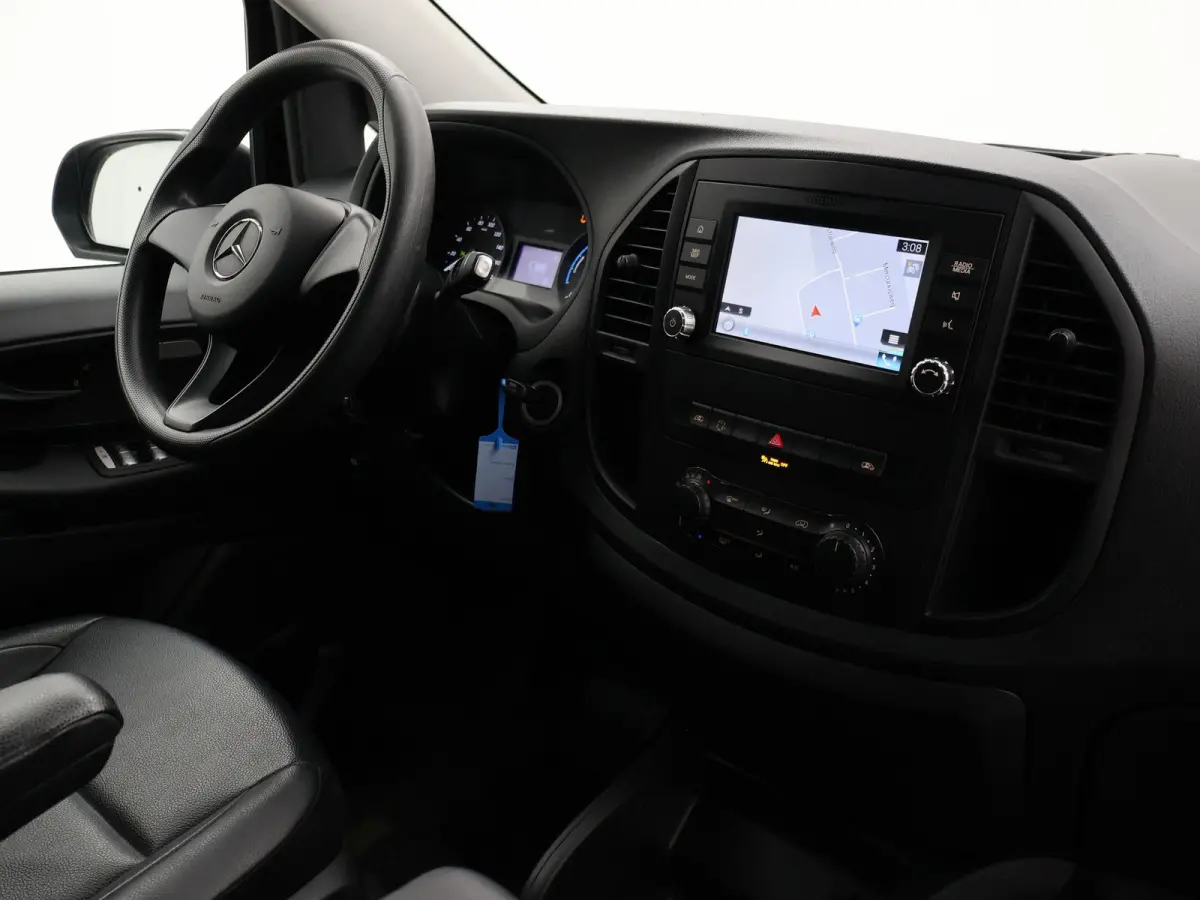 PRO L2 7-PERS. *MARGE* + 2 ELEKTR. SCHUIFDEUREN | LEDER | STOELVERW. | CAMERA | NAVIGATIE