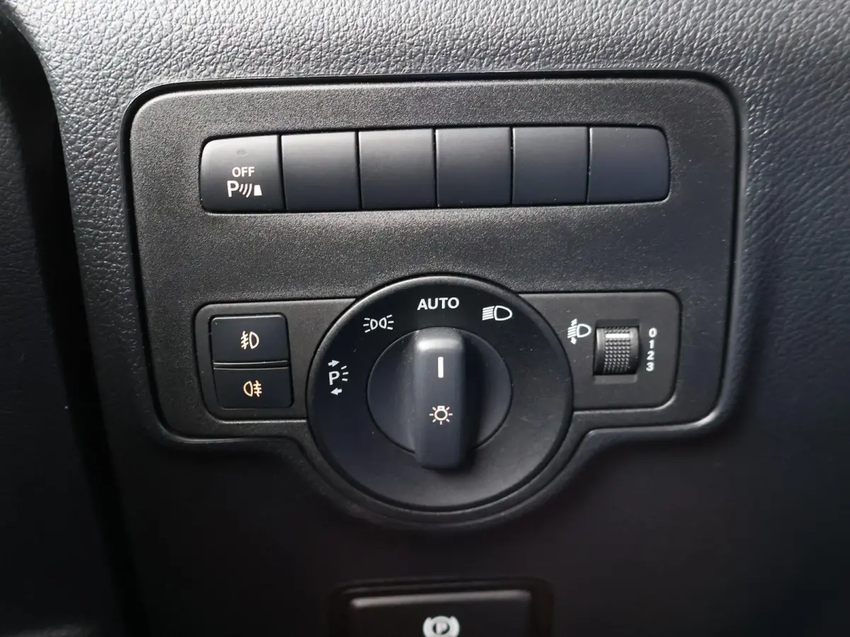 PRO L2 7-PERS. *MARGE* + 2 ELEKTR. SCHUIFDEUREN | LEDER | STOELVERW. | CAMERA | NAVIGATIE