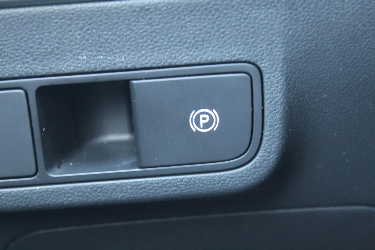 1.6 GDI HEV Comfort Keyless entry Airco l Cruise control l Navigatie l AppleCarPlay/AndroidAuto l Parkeer camera