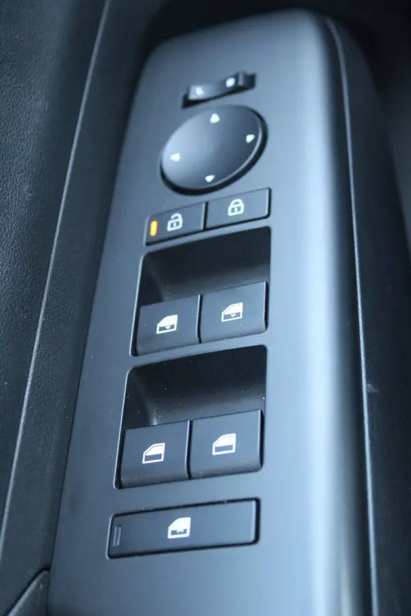 1.6 GDI HEV Comfort Keyless entry Airco l Cruise control l Navigatie l AppleCarPlay/AndroidAuto l Parkeer camera