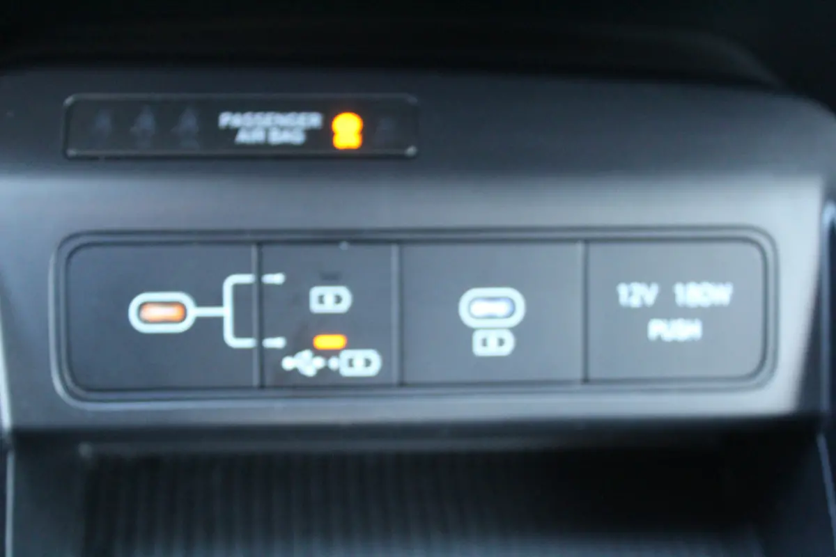 1.6 GDI HEV Comfort Keyless entry Airco l Cruise control l Navigatie l AppleCarPlay/AndroidAuto l Parkeer camera