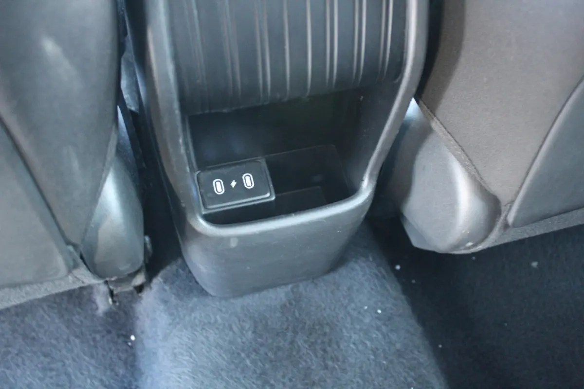 1.6 GDI HEV Comfort Keyless entry Airco l Cruise control l Navigatie l AppleCarPlay/AndroidAuto l Parkeer camera
