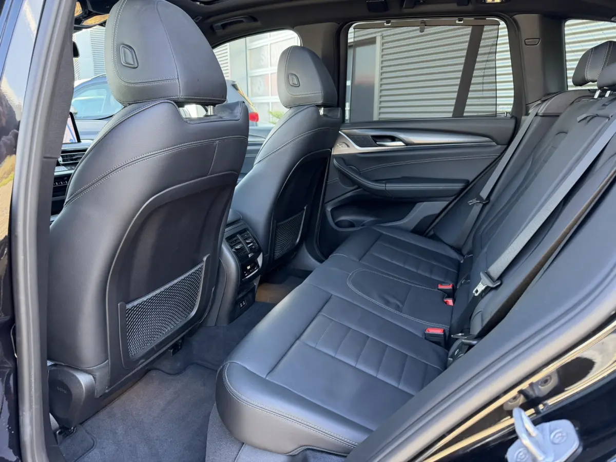 xDrive30e High Executive M Sport Panoramadak 19 Inch LED Keyless Entry Elek. Stoelverstelling ACC Head-Up Display Trekhaak