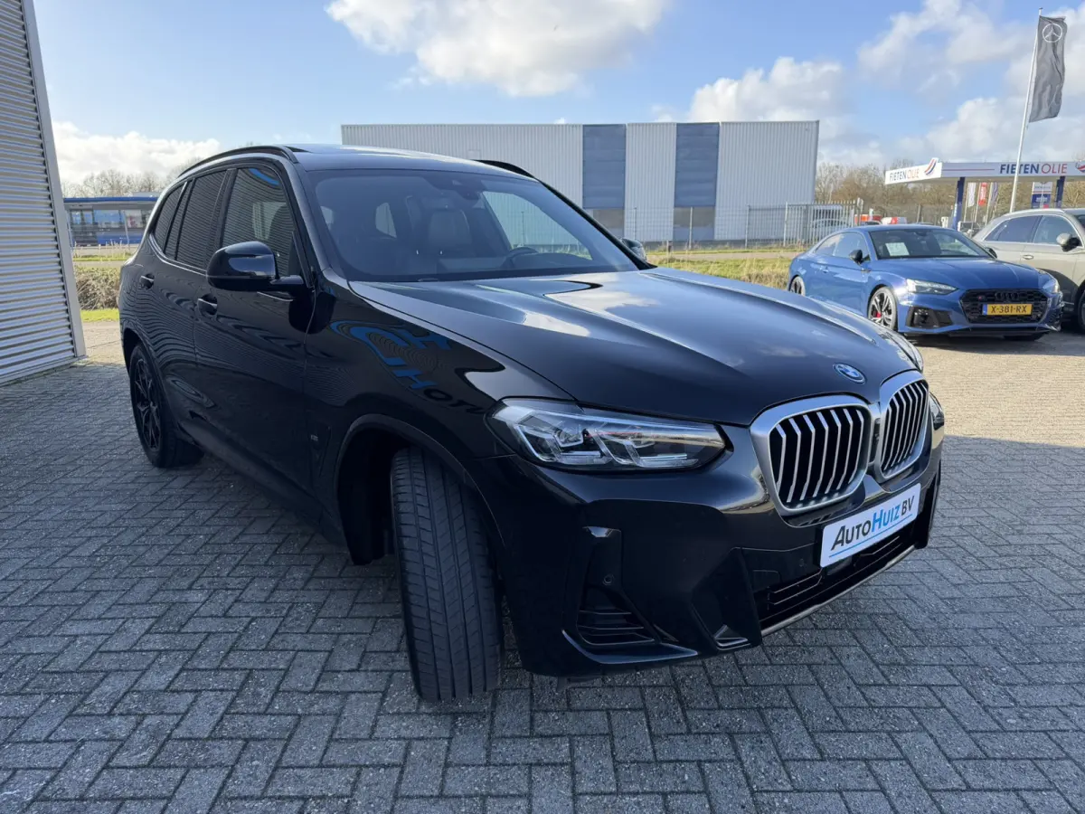 xDrive30e High Executive M Sport Panoramadak 19 Inch LED Keyless Entry Elek. Stoelverstelling ACC Head-Up Display Trekhaak