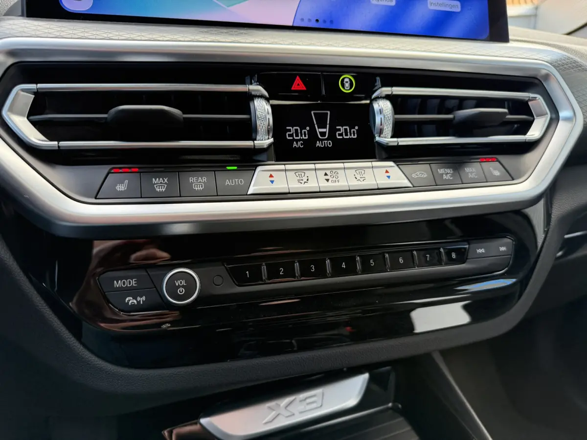 xDrive30e High Executive M Sport Panoramadak 19 Inch LED Keyless Entry Elek. Stoelverstelling ACC Head-Up Display Trekhaak