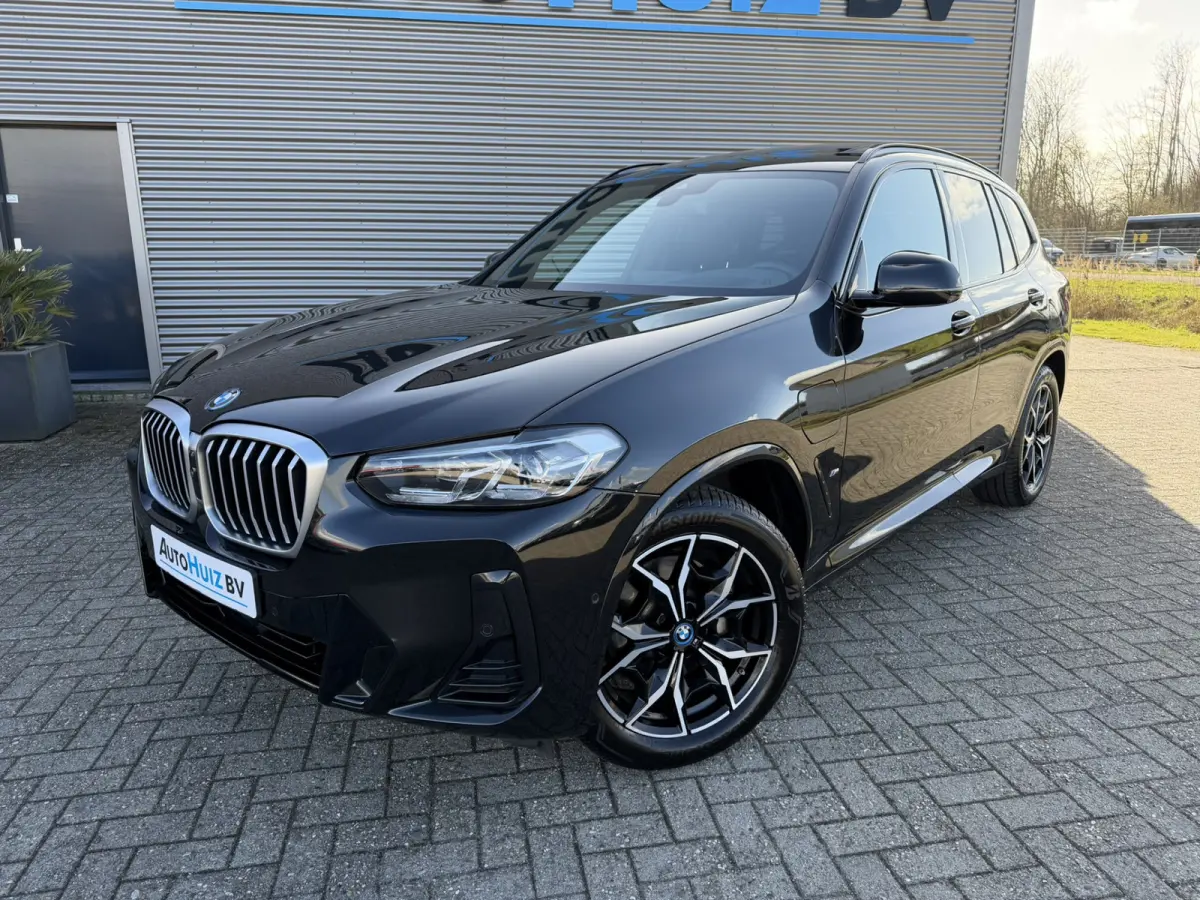 xDrive30e High Executive M Sport Panoramadak 19 Inch LED Keyless Entry Elek. Stoelverstelling ACC Head-Up Display Trekhaak