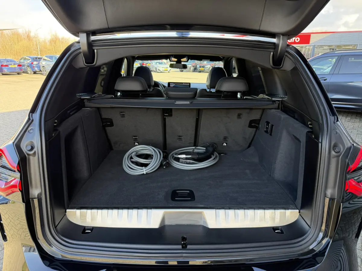 xDrive30e High Executive M Sport Panoramadak 19 Inch LED Keyless Entry Elek. Stoelverstelling ACC Head-Up Display Trekhaak