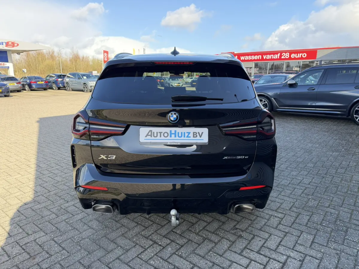 xDrive30e High Executive M Sport Panoramadak 19 Inch LED Keyless Entry Elek. Stoelverstelling ACC Head-Up Display Trekhaak