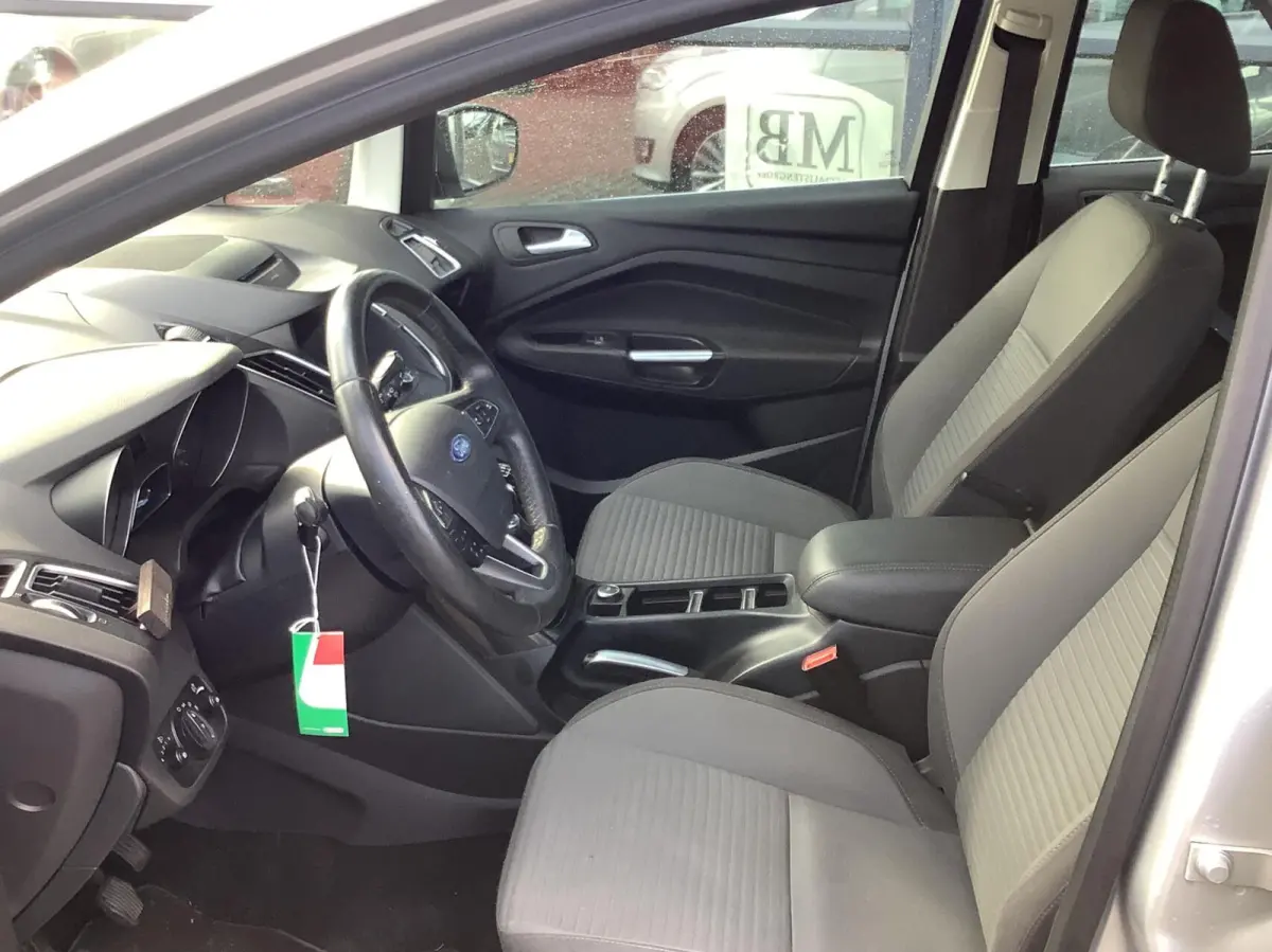 1.0 Titanium cruise control, navi, trekhaak