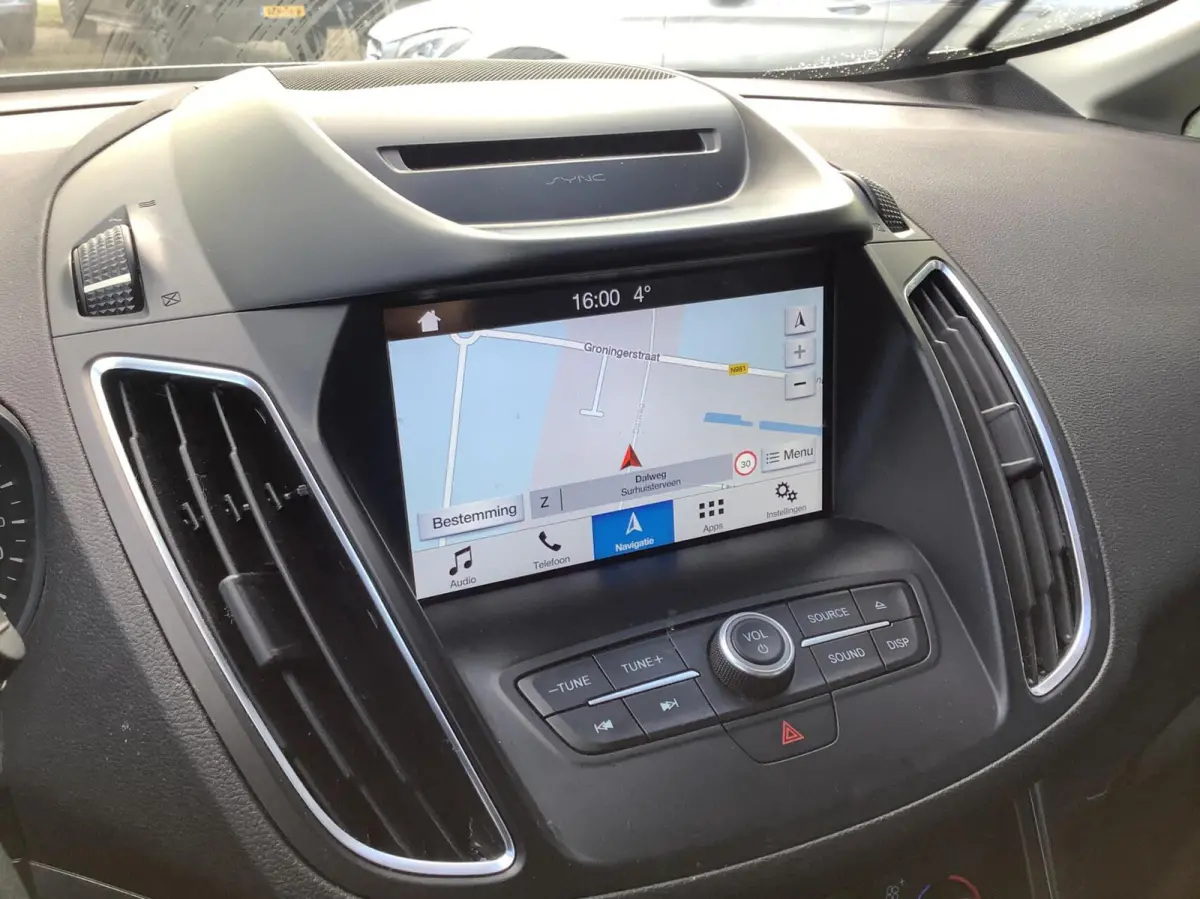 1.0 Titanium cruise control, navi, trekhaak