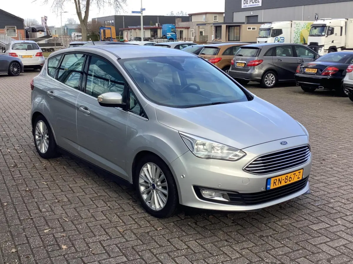 1.0 Titanium cruise control, navi, trekhaak