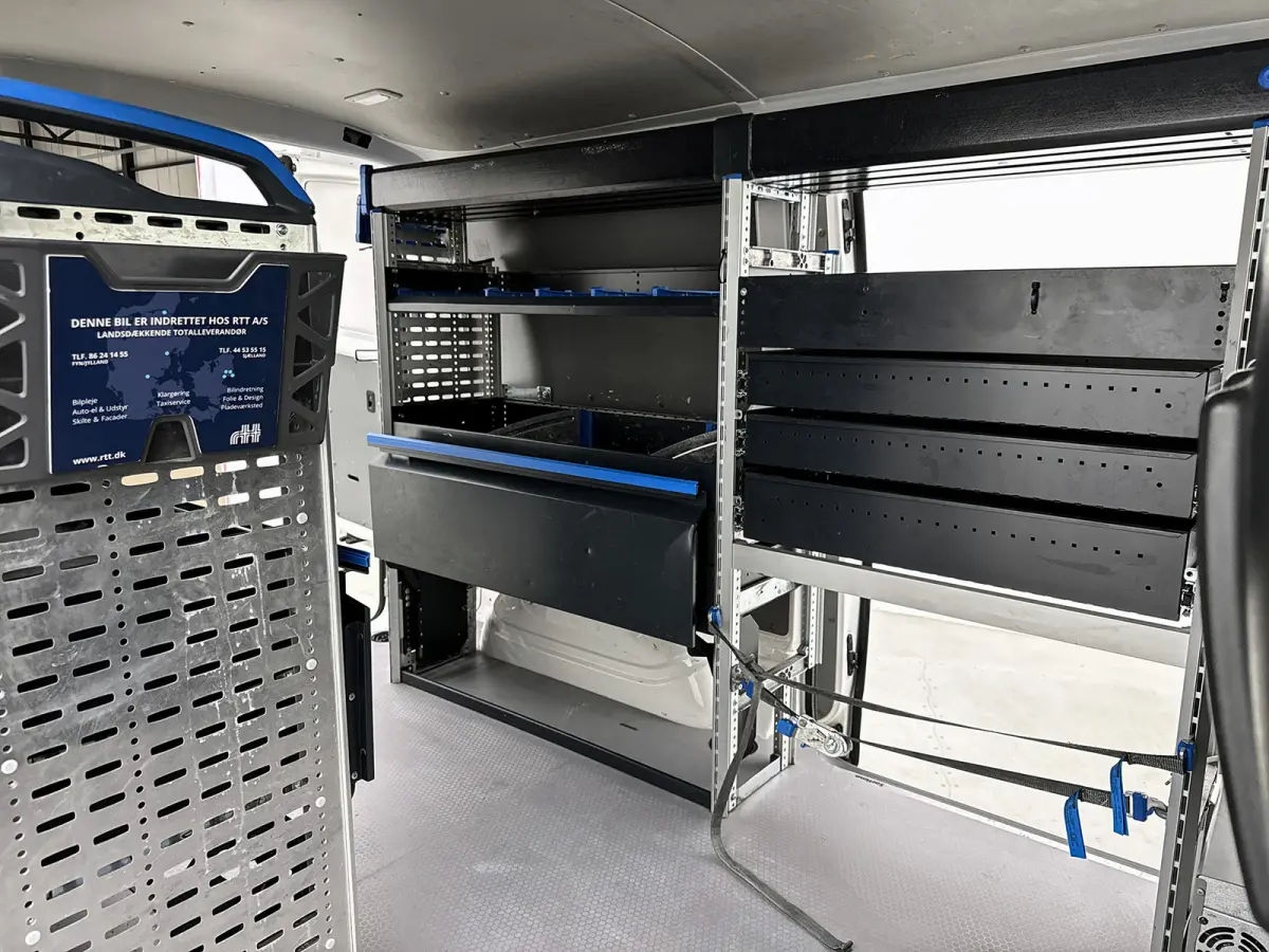 2.0 TDI L1H1 28 4Motion Inrichting Led Navigatie Adaptieve cruisecontrol Schuifdeur L+R Leder Stoelverwarming