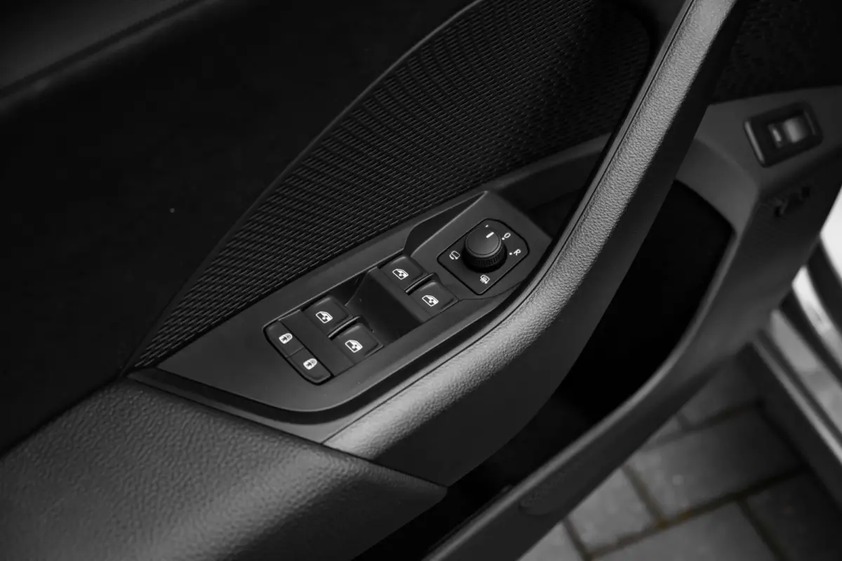 Business Edition | Black Pack l Canton Sound l Uniek Black Style! l Elekt. Stoelen l Elektr. Achterklep l