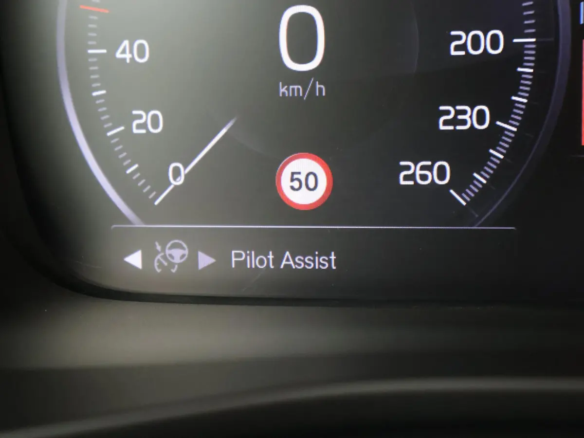 1.5 T5 262 PK PLUG-IN INSCRIPTION + WEGKL. TREKHAAK | ADAPTIVE CRUISE | 19 INCH | CAMERA