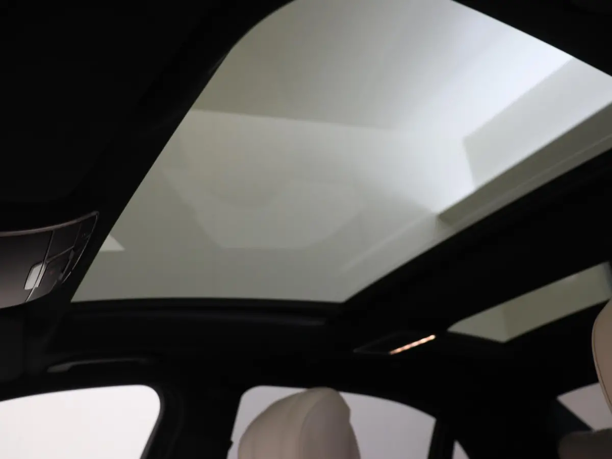 560 e Lang Premium Plus /Panoramadak /Chauffeur pakket /Massage stoelen /Burmester /360 Camera