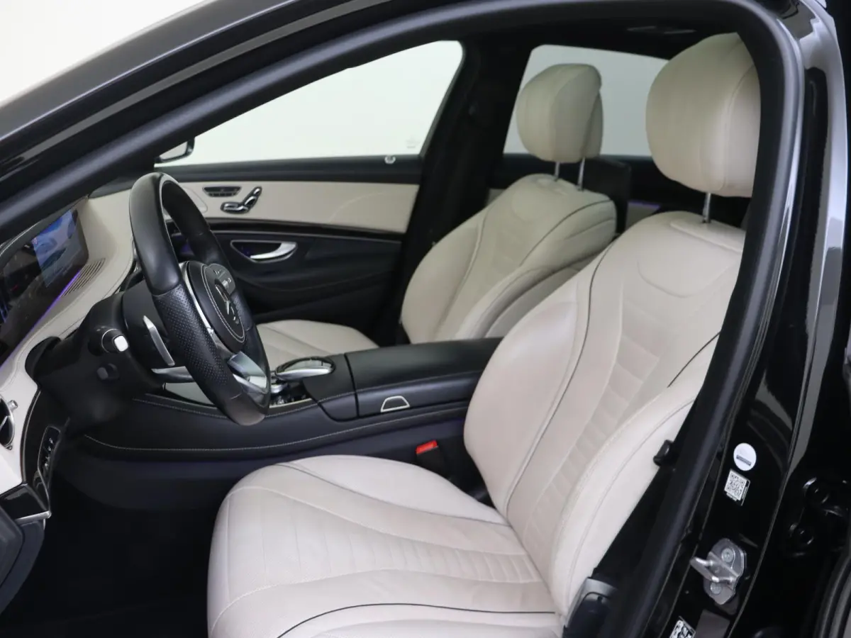 560 e Lang Premium Plus /Panoramadak /Chauffeur pakket /Massage stoelen /Burmester /360 Camera