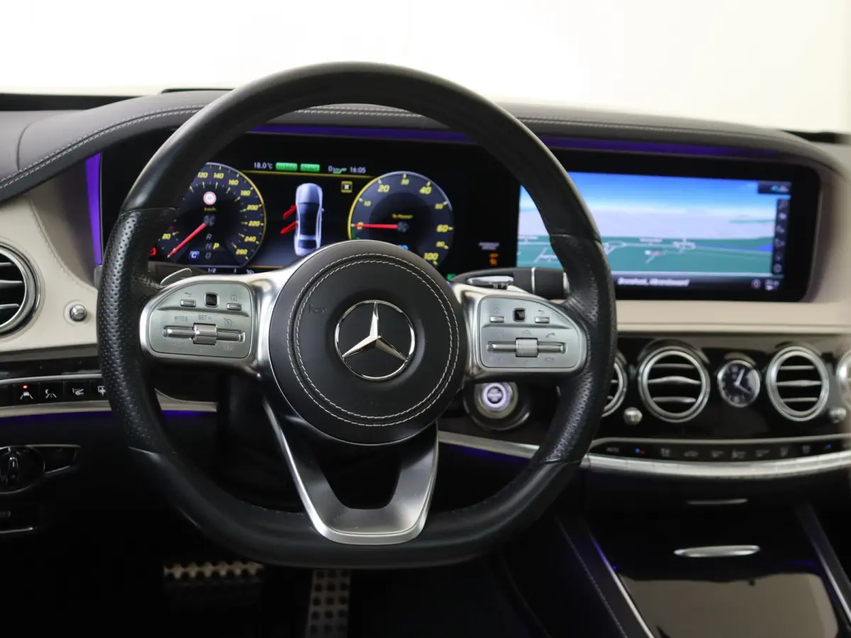 560 e Lang Premium Plus /Panoramadak /Chauffeur pakket /Massage stoelen /Burmester /360 Camera