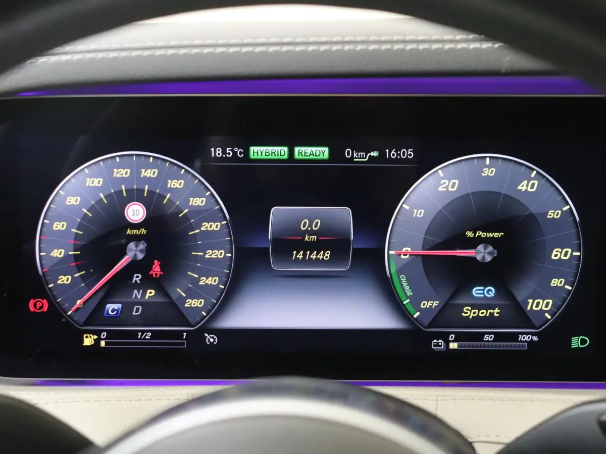 560 e Lang Premium Plus /Panoramadak /Chauffeur pakket /Massage stoelen /Burmester /360 Camera