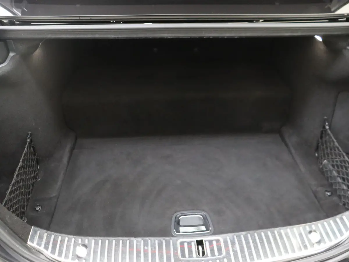 560 e Lang Premium Plus /Panoramadak /Chauffeur pakket /Massage stoelen /Burmester /360 Camera