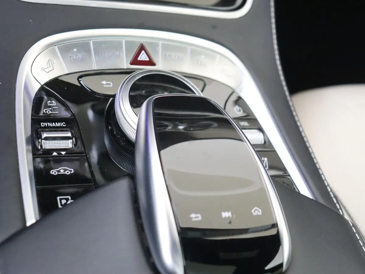560 e Lang Premium Plus /Panoramadak /Chauffeur pakket /Massage stoelen /Burmester /360 Camera