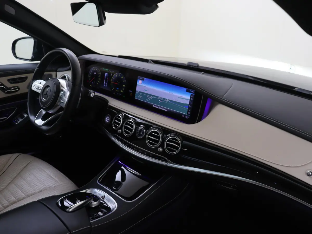 560 e Lang Premium Plus /Panoramadak /Chauffeur pakket /Massage stoelen /Burmester /360 Camera
