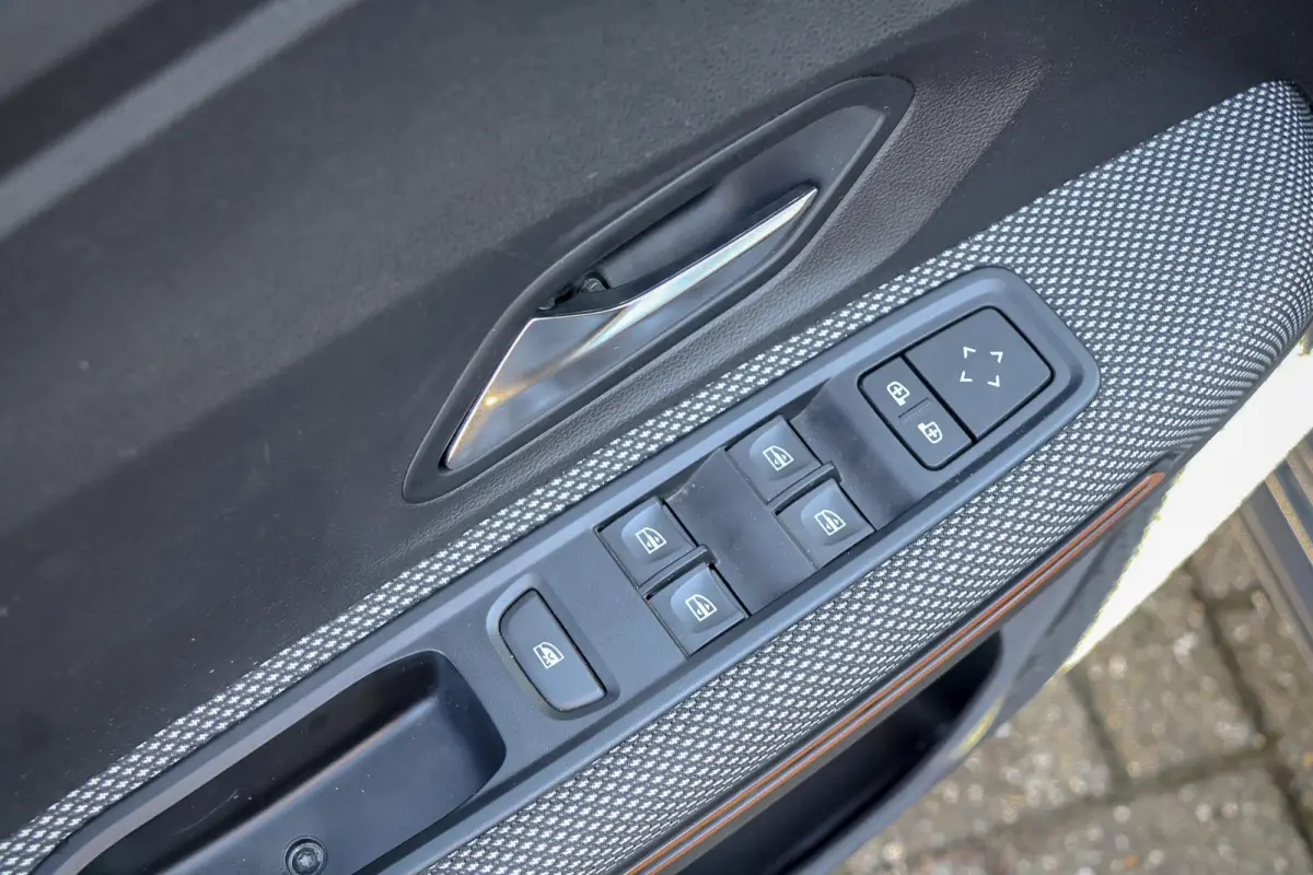 1.0 TCe 90 Expression CRUISE / KEYLESS / NAVI / CAMERA.