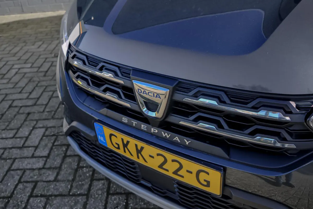 1.0 TCe 90 Expression CRUISE / KEYLESS / NAVI / CAMERA.