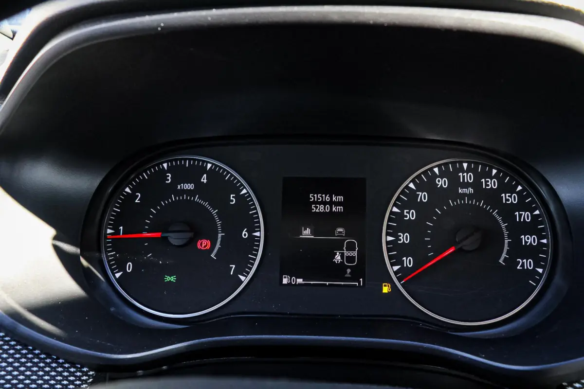 1.0 TCe 90 Expression CRUISE / KEYLESS / NAVI / CAMERA.