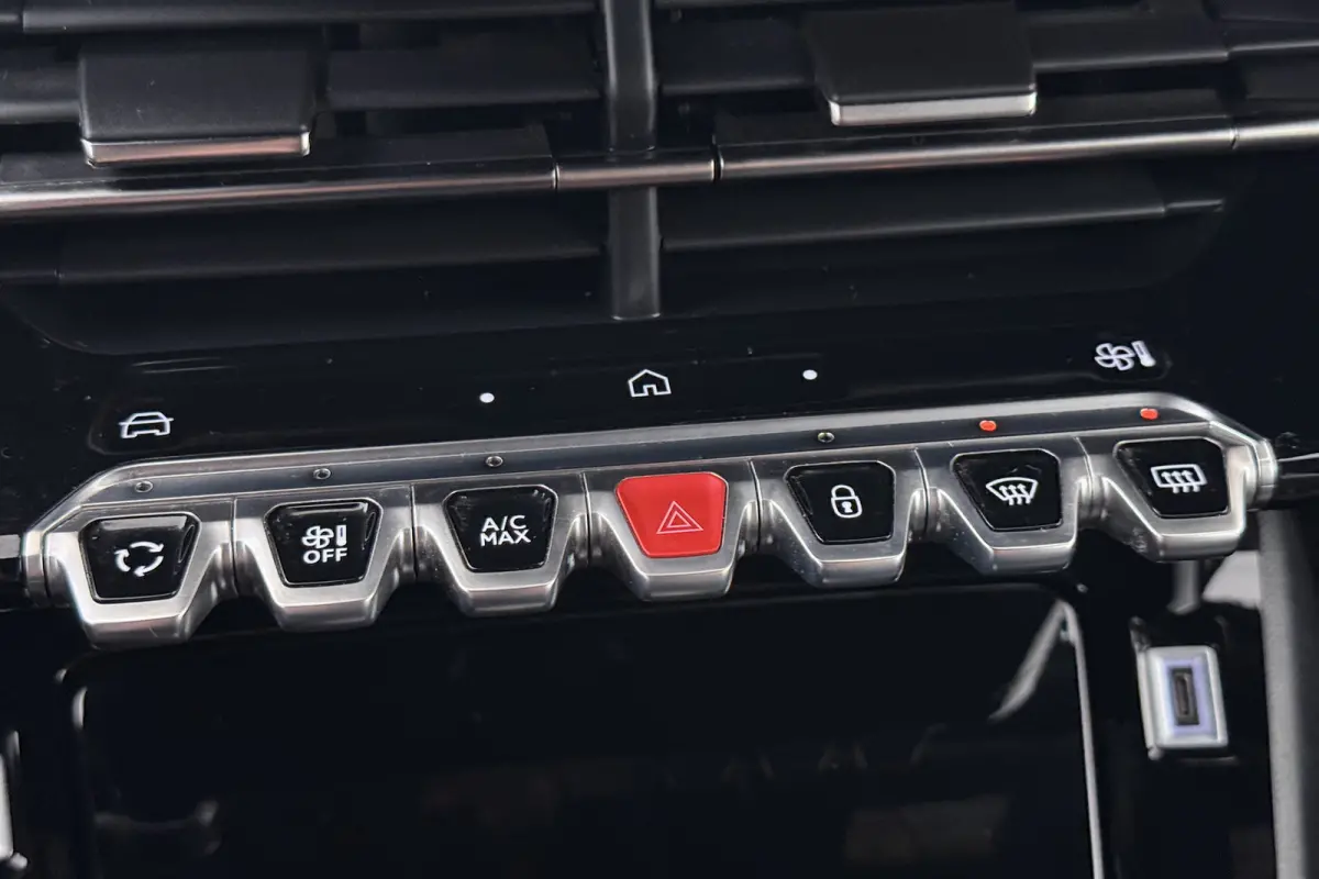 167 PK Aut. Hybrid Allure Half-Leder Climate Carplay 17'LMV