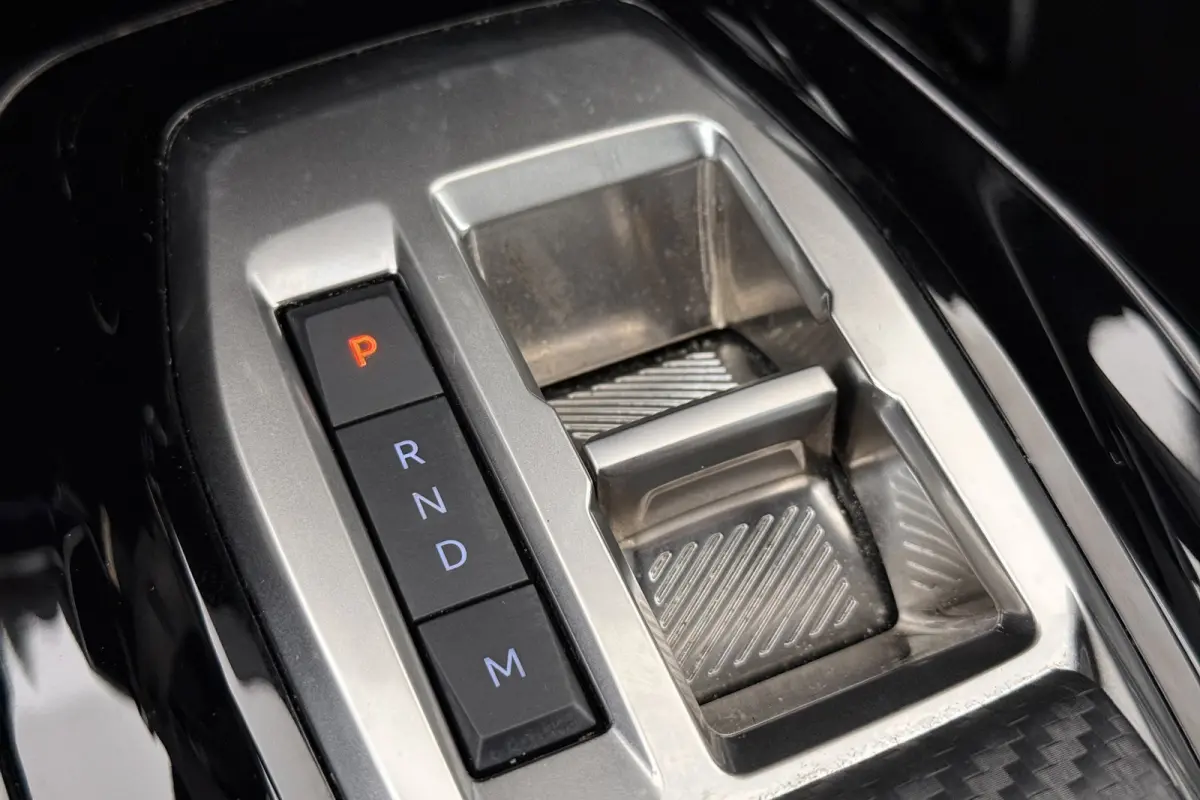 167 PK Aut. Hybrid Allure Half-Leder Climate Carplay 17'LMV