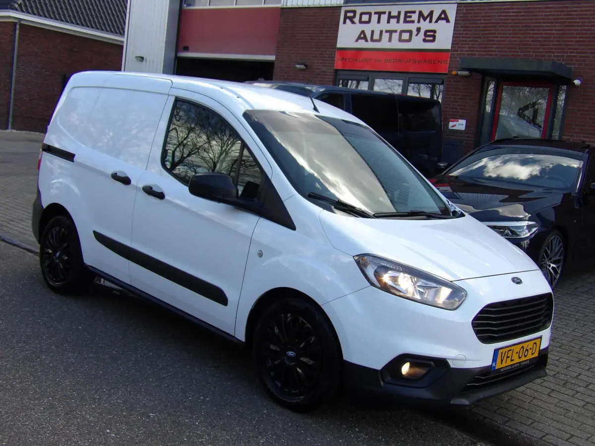 Ford Transit Courier 2020 Benzine Handgeschakeld leasen