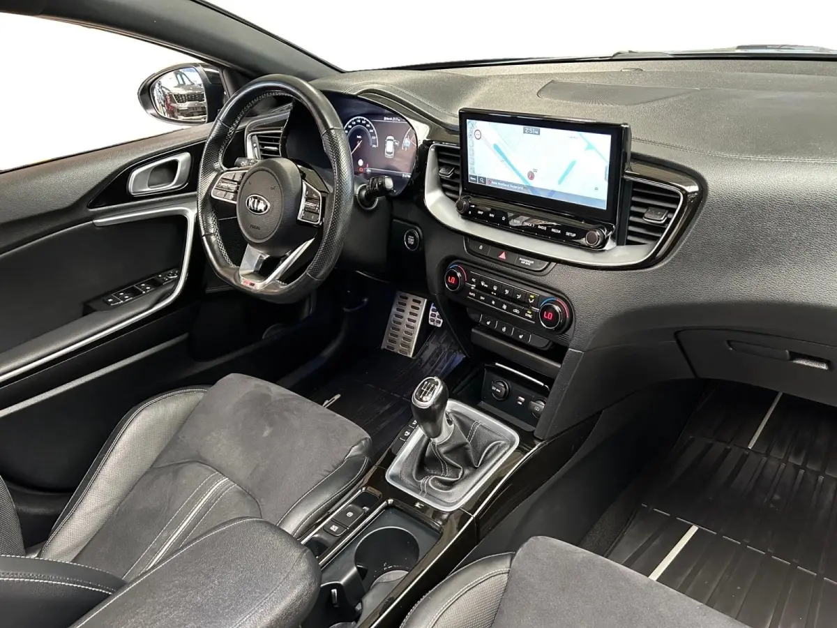 1.0 T-GDI GT-Line | Elektrisch Glazen Schuif / Kanteldak | Apple Carplay / Android Auto | Navigatiesysteem | Stoel + Stuurverwarming | Licht + Regensensor | Parkeersensoren + Camera Achter |