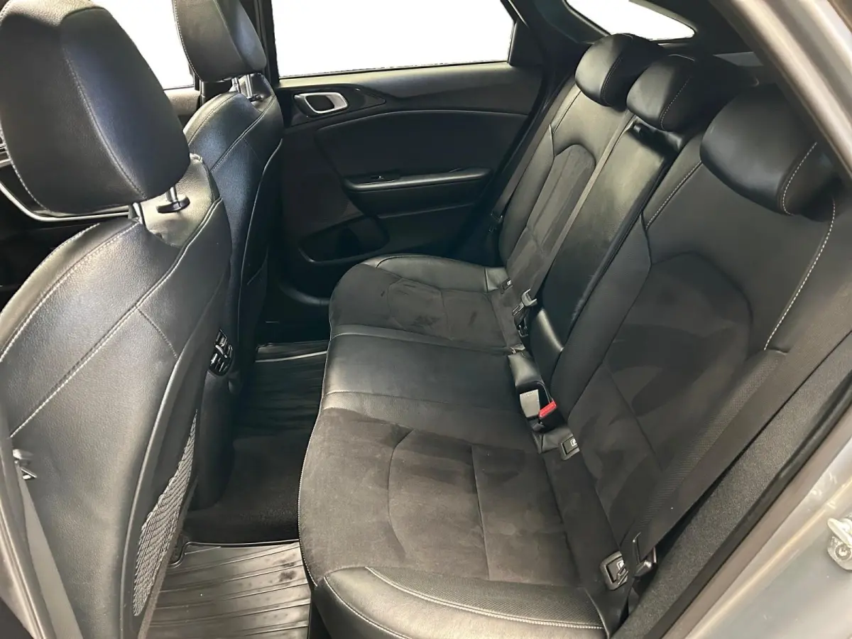 1.0 T-GDI GT-Line | Elektrisch Glazen Schuif / Kanteldak | Apple Carplay / Android Auto | Navigatiesysteem | Stoel + Stuurverwarming | Licht + Regensensor | Parkeersensoren + Camera Achter |