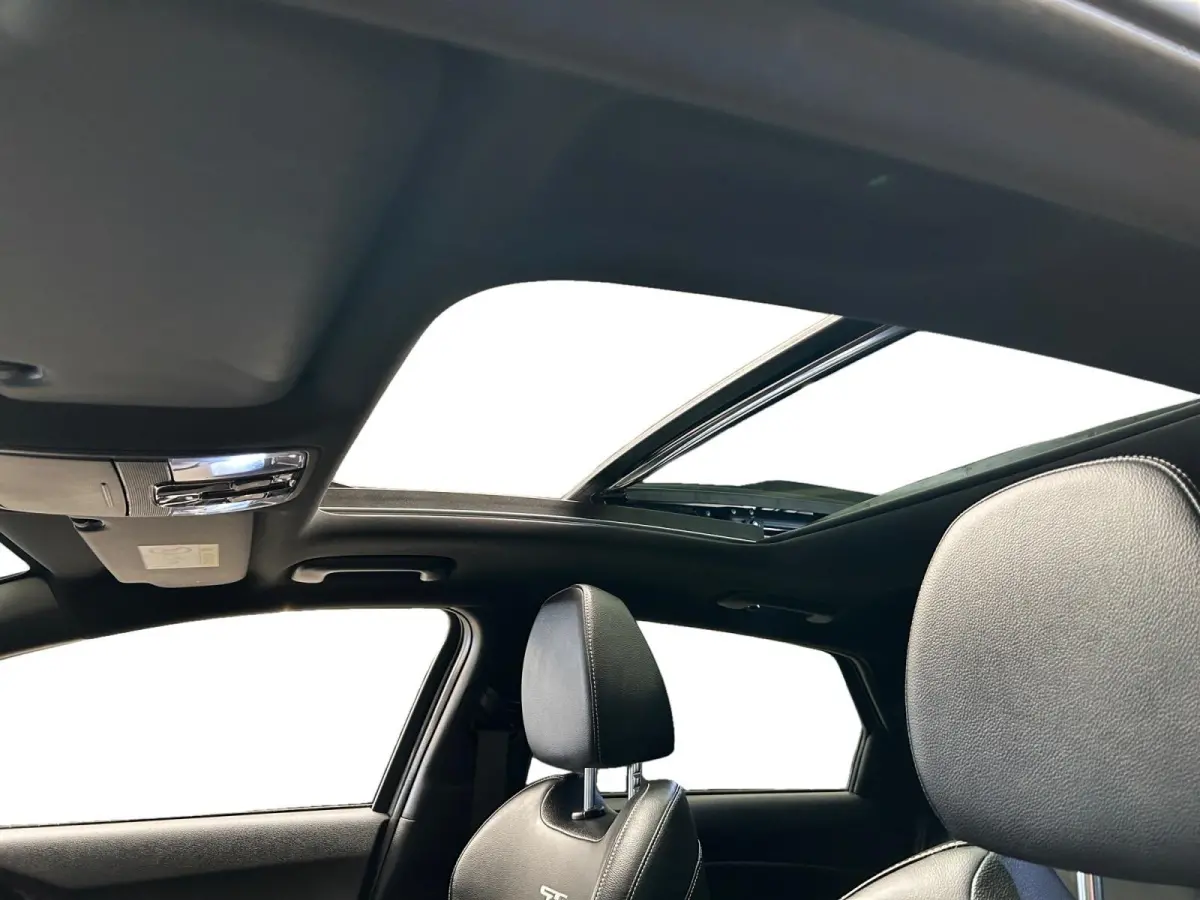 1.0 T-GDI GT-Line | Elektrisch Glazen Schuif / Kanteldak | Apple Carplay / Android Auto | Navigatiesysteem | Stoel + Stuurverwarming | Licht + Regensensor | Parkeersensoren + Camera Achter |