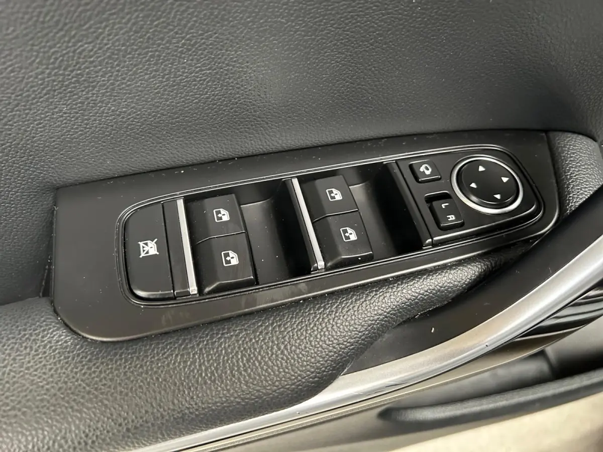 1.0 T-GDI GT-Line | Elektrisch Glazen Schuif / Kanteldak | Apple Carplay / Android Auto | Navigatiesysteem | Stoel + Stuurverwarming | Licht + Regensensor | Parkeersensoren + Camera Achter |