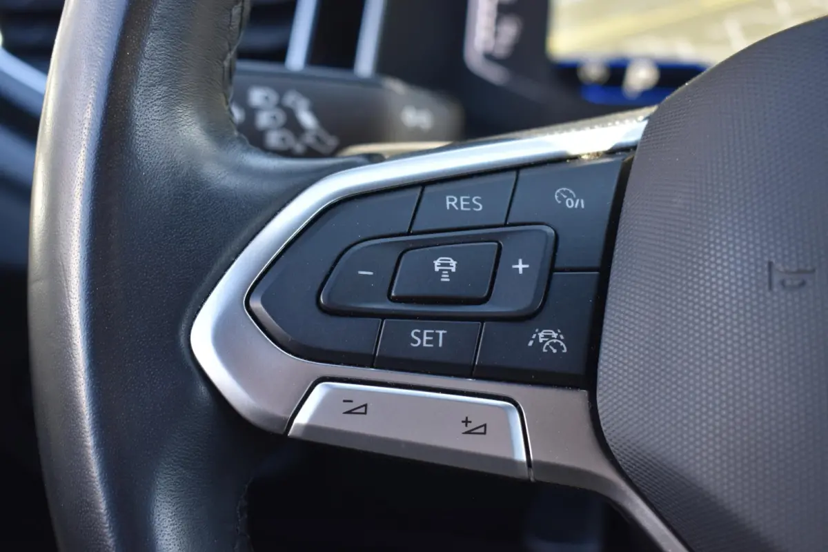 1.0 TSI R-Line Business Automaat | 3X R-Line | IQ-Light | Trekhaak | BSM | Navi | Digitaal Dash | Stoelverwarming | 12 mnd BOVAG garantie | Whatsapp 06-53188999