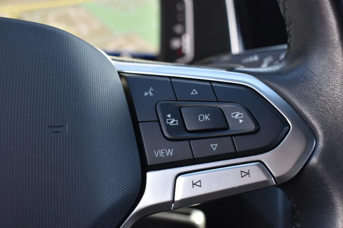 1.0 TSI R-Line Business Automaat | 3X R-Line | IQ-Light | Trekhaak | BSM | Navi | Digitaal Dash | Stoelverwarming | 12 mnd BOVAG garantie | Whatsapp 06-53188999