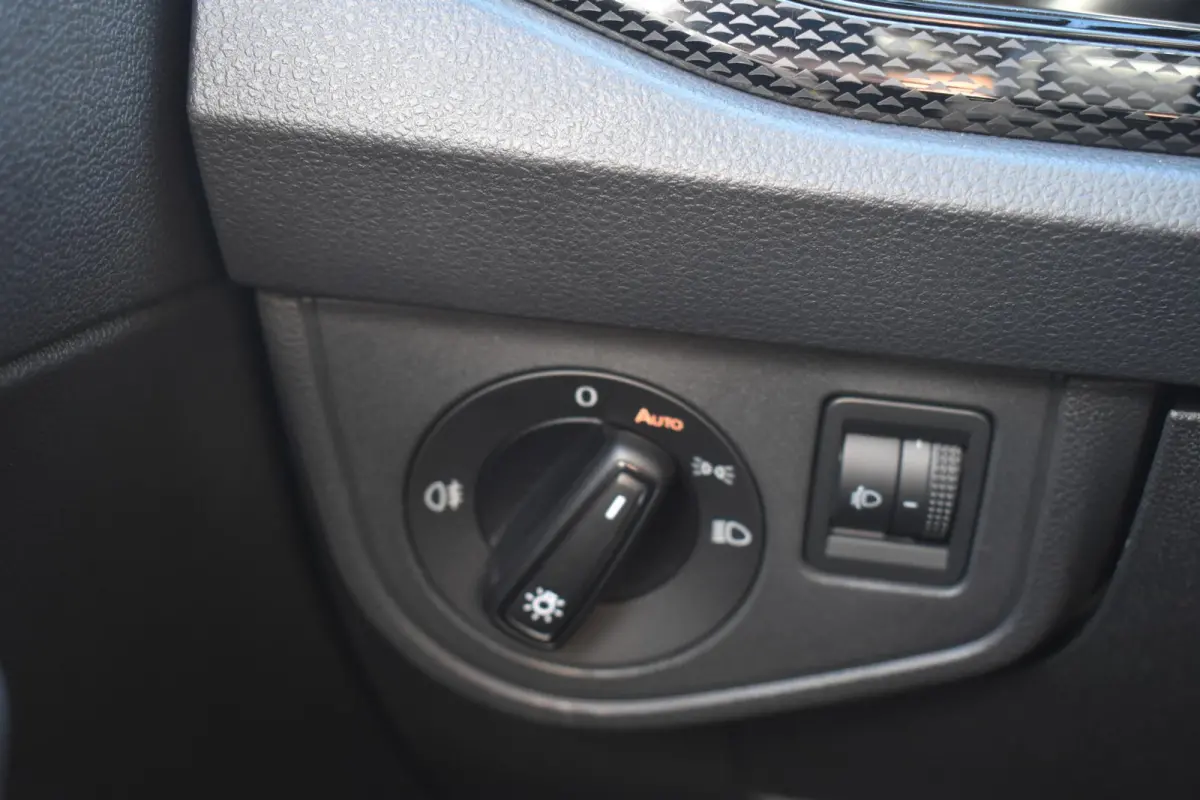 1.0 TSI Life Edition | NL-Auto | Digitaal Dashboard | Camera | Carplay Navi | 12 mnd BOVAG garantie | Whatsapp 06-53188999