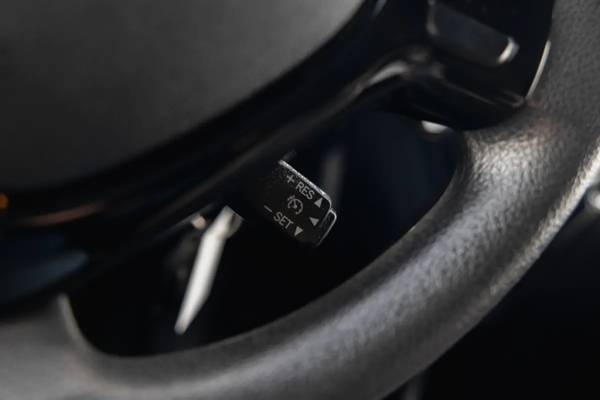 1.0 VTi Feel | Cruise | DAB | Start-Stop