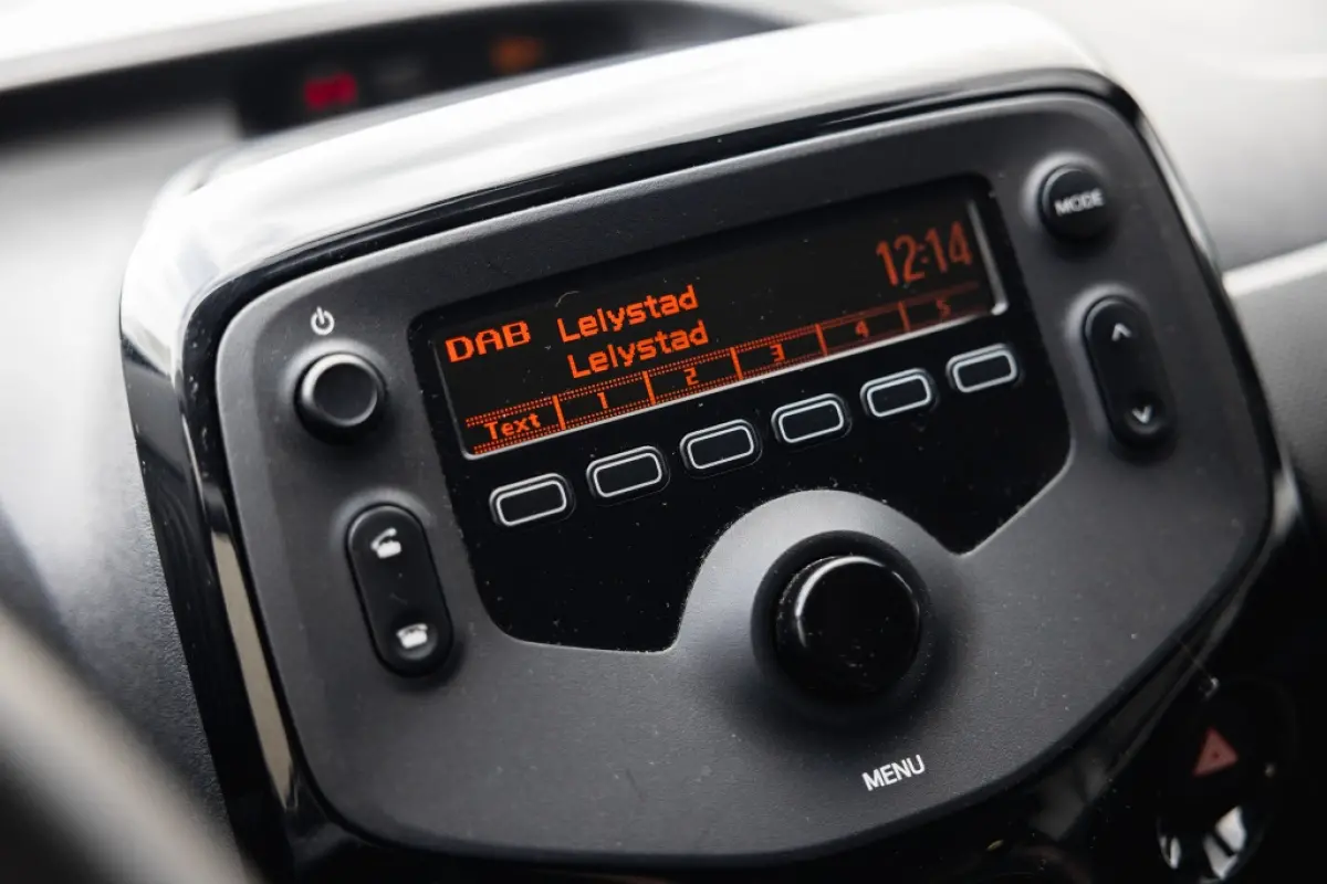 1.0 VTi Feel | Cruise | DAB | Start-Stop