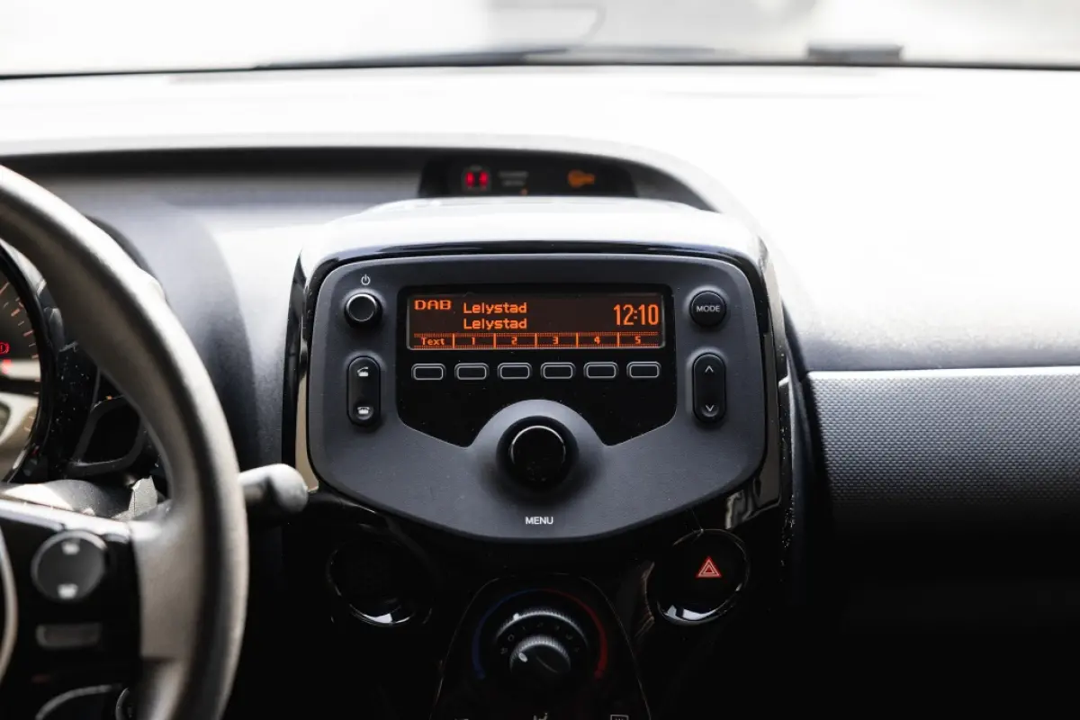 1.0 VTi Feel | Cruise | DAB | Start-Stop