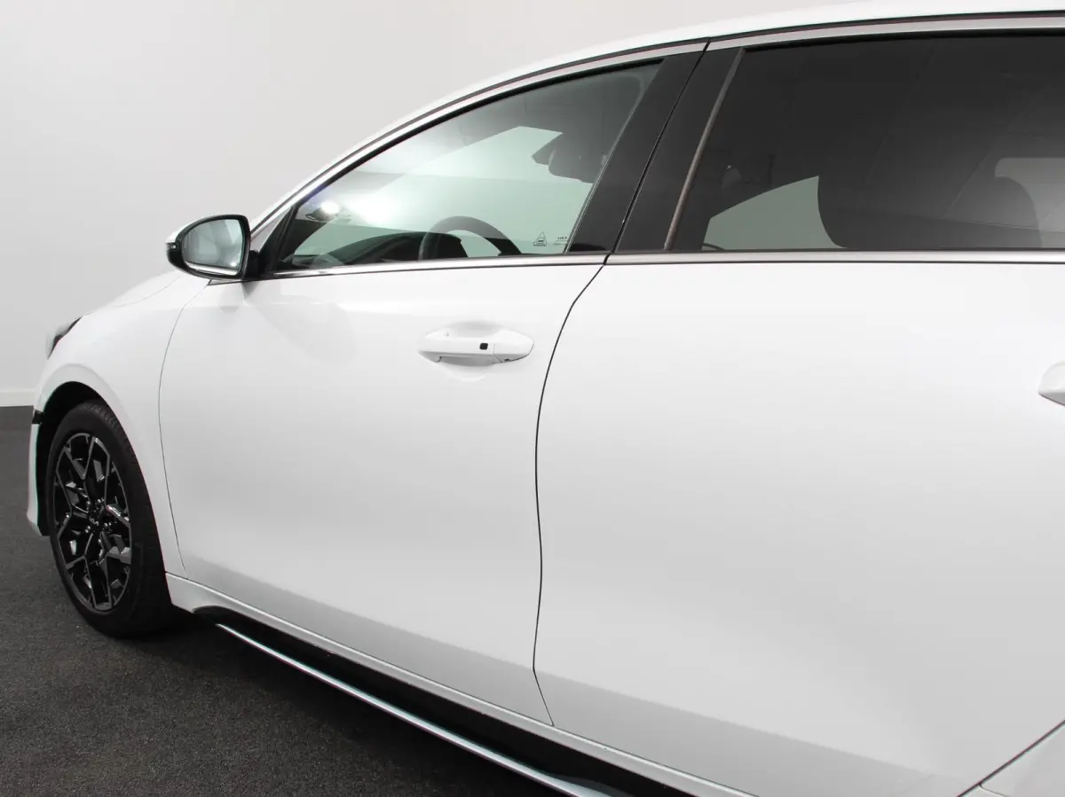 1.5 T-GDi Automaat HEV GT-Line Climate control  Cruise control adaptive  Camera  Parkeersensoren achter  Stuur verwarming  Voorstoelen verwarmd  Navigatie  Apple Carplay/ Android Auto