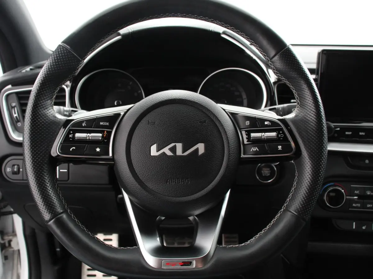 1.5 T-GDi Automaat HEV GT-Line Climate control  Cruise control adaptive  Camera  Parkeersensoren achter  Stuur verwarming  Voorstoelen verwarmd  Navigatie  Apple Carplay/ Android Auto