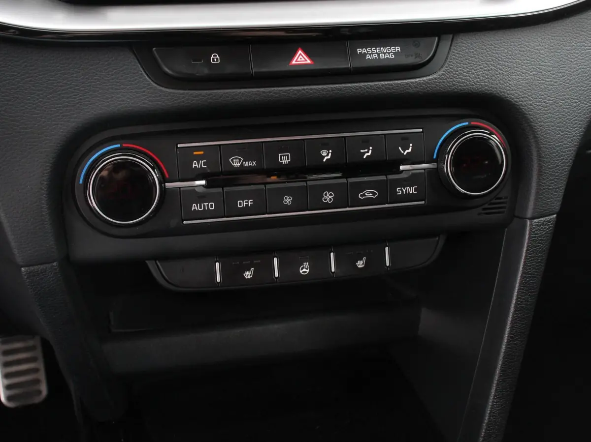 1.5 T-GDi Automaat HEV GT-Line Climate control  Cruise control adaptive  Camera  Parkeersensoren achter  Stuur verwarming  Voorstoelen verwarmd  Navigatie  Apple Carplay/ Android Auto