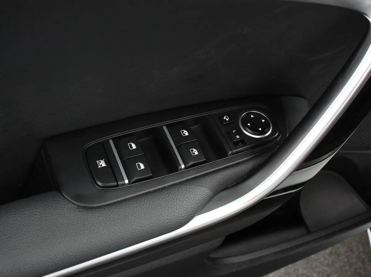1.5 T-GDi Automaat HEV GT-Line Climate control  Cruise control adaptive  Camera  Parkeersensoren achter  Stuur verwarming  Voorstoelen verwarmd  Navigatie  Apple Carplay/ Android Auto