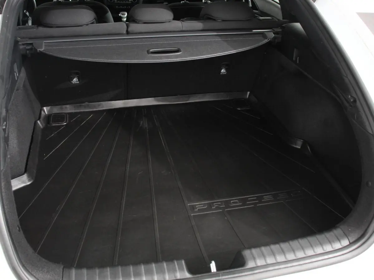 1.5 T-GDi Automaat HEV GT-Line Climate control  Cruise control adaptive  Camera  Parkeersensoren achter  Stuur verwarming  Voorstoelen verwarmd  Navigatie  Apple Carplay/ Android Auto