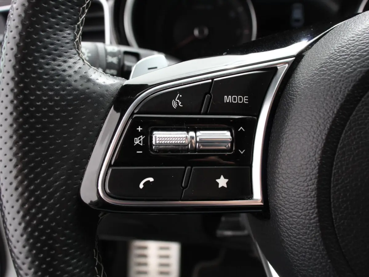 1.5 T-GDi Automaat HEV GT-Line Climate control  Cruise control adaptive  Camera  Parkeersensoren achter  Stuur verwarming  Voorstoelen verwarmd  Navigatie  Apple Carplay/ Android Auto