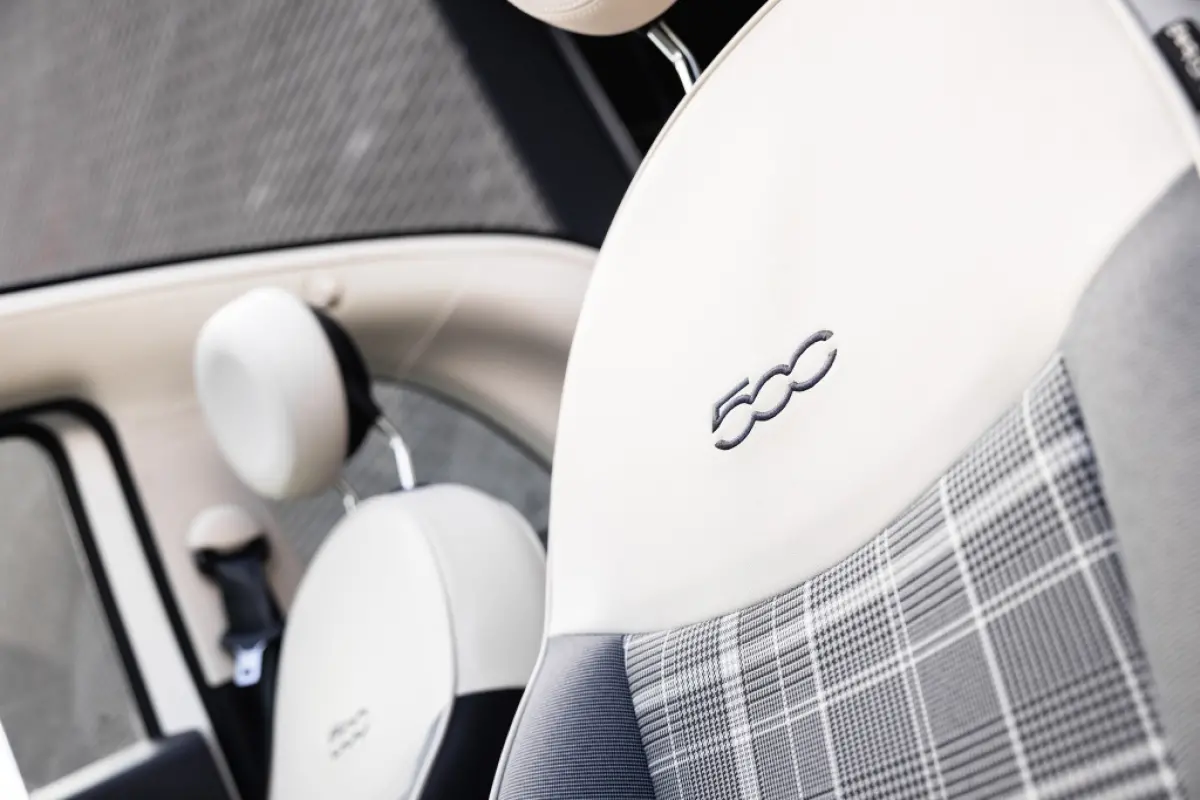 0.9 TwinAir T Lounge | CarPlay | Climate Control |